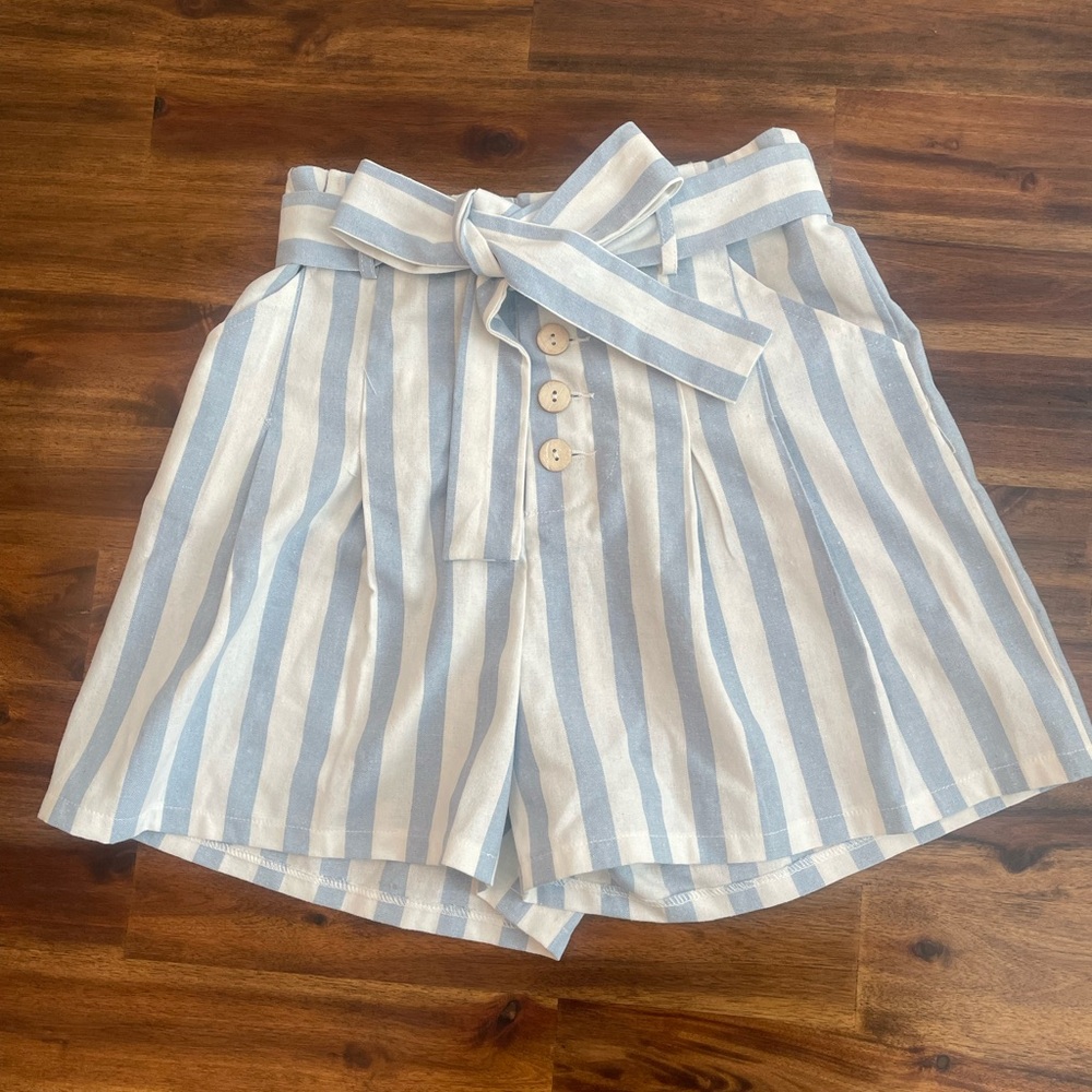 Francesca’s cotton linen shorts, blue/white stripes, size XS, inseam 3”